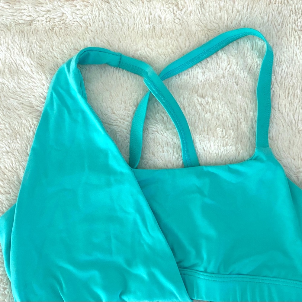 Turquoise blue athletic bra size 6 or Medium
